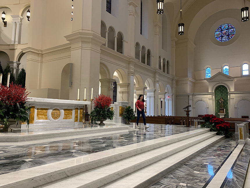 holy-name-of-jesus-cathedral-christmas-2019