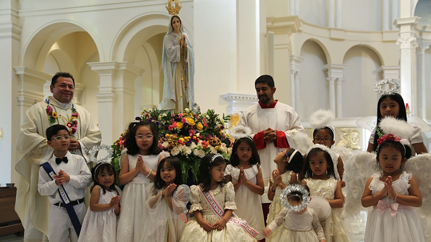 Filipino community celebrates Flores de Mayo and Santacruzan