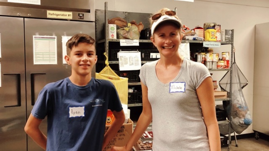 Young volunteers take steps to combat hunger in their community