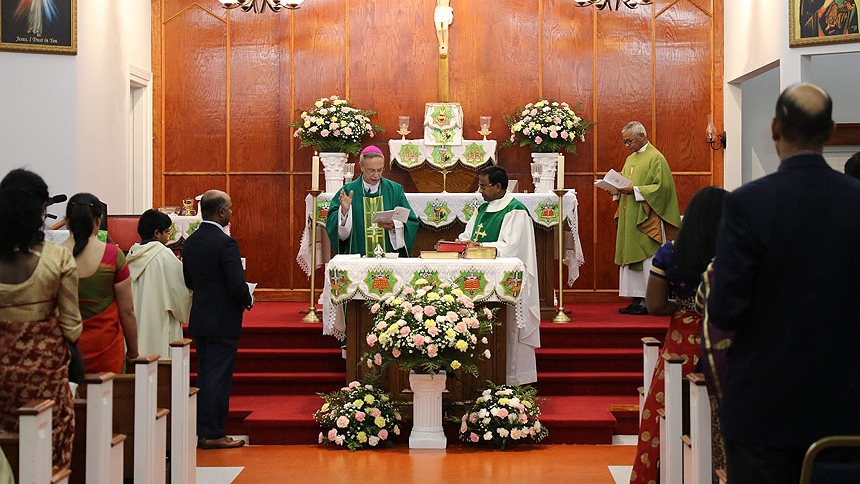 Bishop Zarama celebrates Mass with Triangle Tamil Community