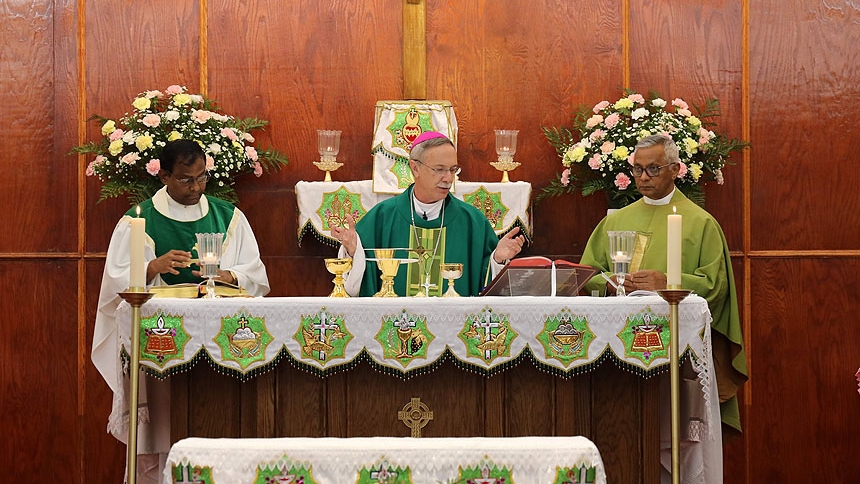 Bishop Zarama celebrates Mass with Triangle Tamil Community