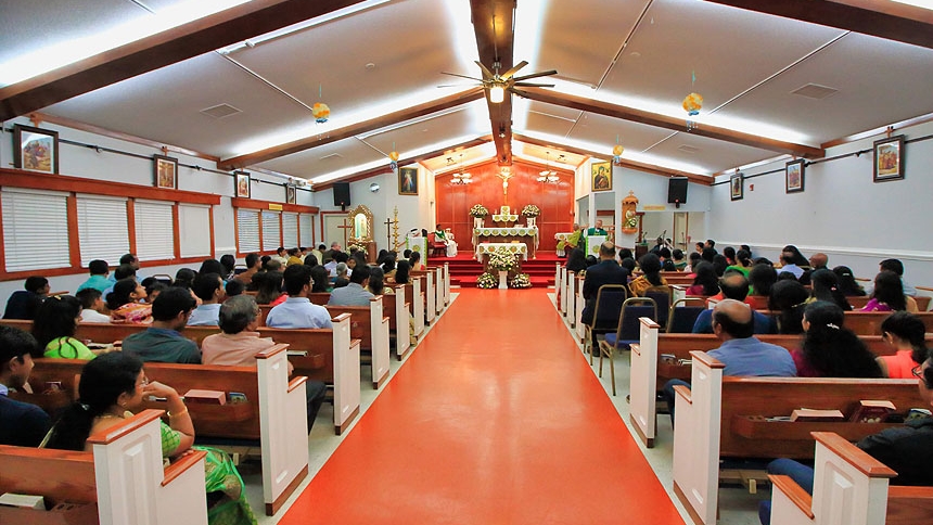 Bishop Zarama celebrates Mass with Triangle Tamil Community