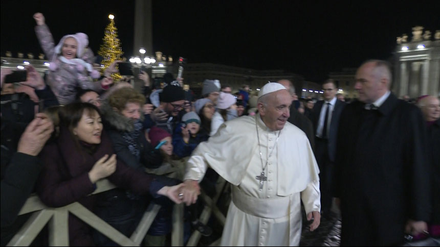 Pope begins New Year with apology, prayers for peace
