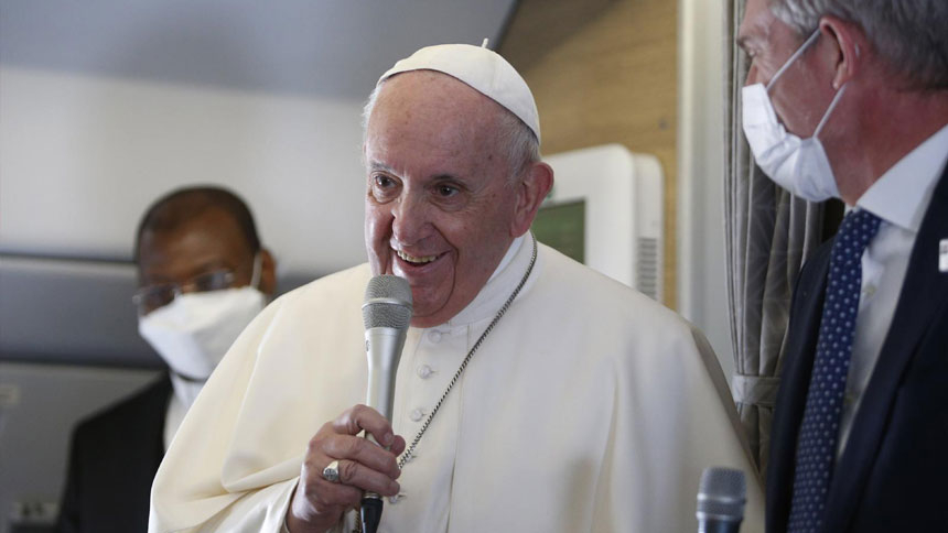 Returning from Iraq, pope talks about 'risks' taken on trip
