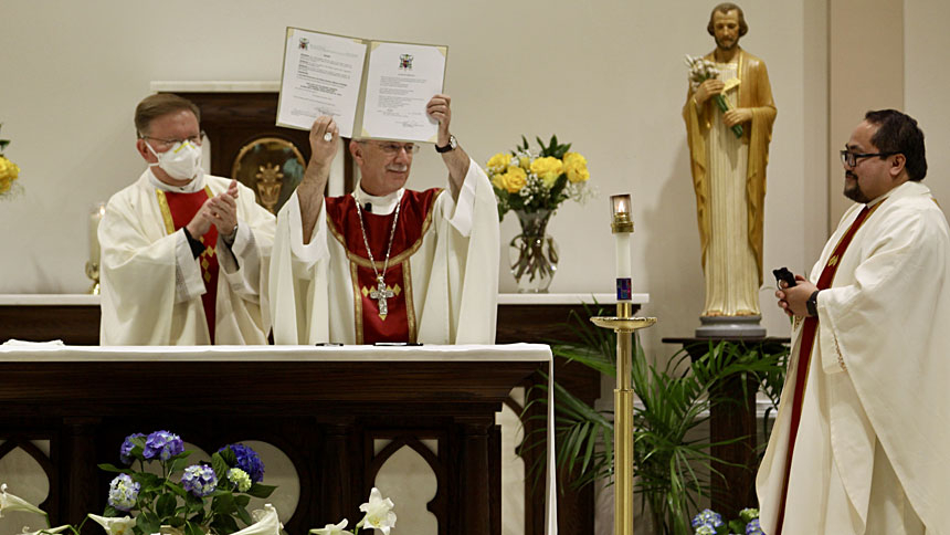 Father David's role grew from San Antonio parish priest to major community  leader