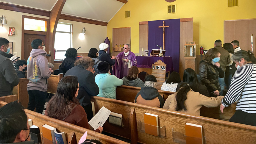 Holy Trinity parish welcomes bishop