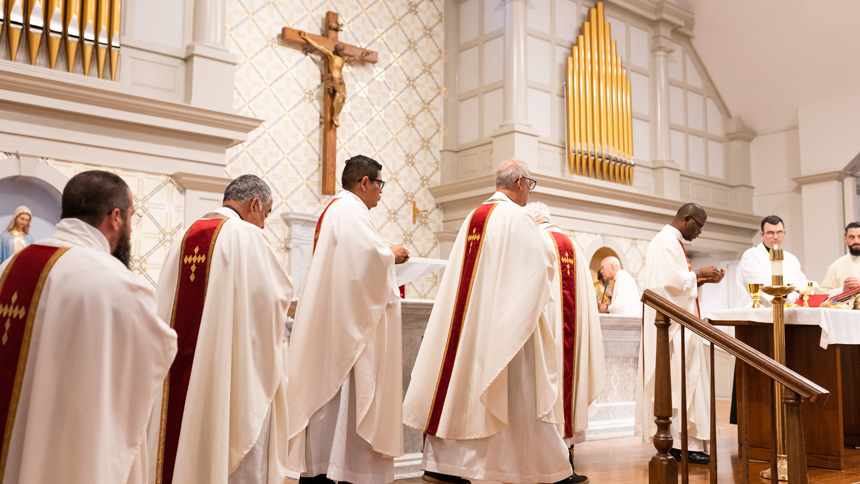 Seminarians close out summer, celebrate special Mass