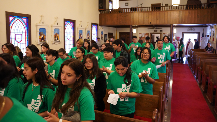 Bishop celebrates Mass with diocese's World Youth Day participants