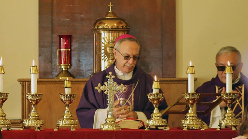 Bishop celebrates sacrament of confirmation in Elizabethtown