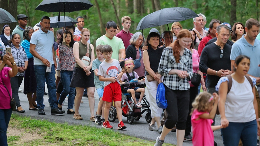 Carrying the Eucharist: St. Michael Parish holds procession at sunset