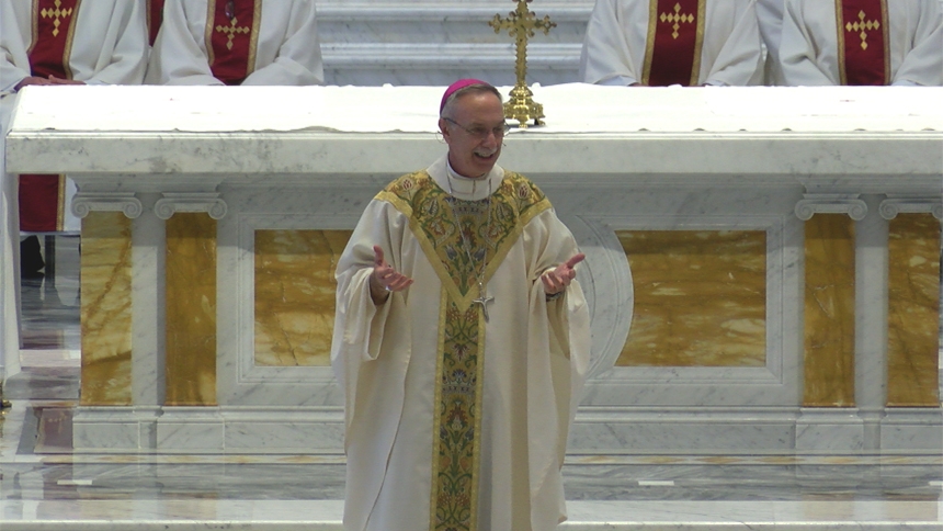 Diocesan school staff, clergy gather for Mass at cathedral