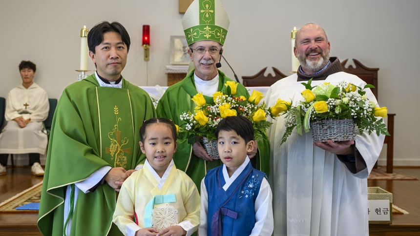 Bishop confirms 26 at St. Ha Sang Paul Jung