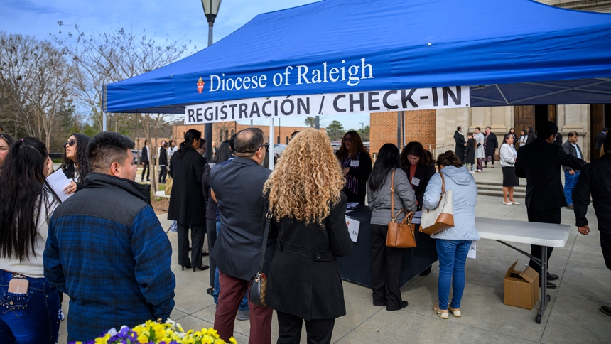 Diocese welcomes hundreds into the Church this Easter season