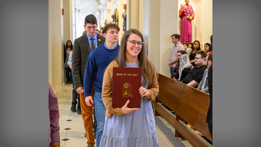 Diocese welcomes hundreds into the Church this Easter season