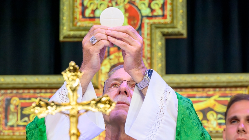 ‘More than an event … a spark’ Bishop Luis urges youth at conference to embrace prayer and Jesus