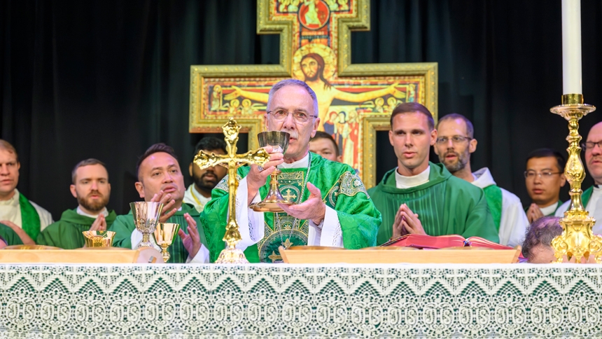 ‘More than an event … a spark’ Bishop Luis urges youth at conference to embrace prayer and Jesus