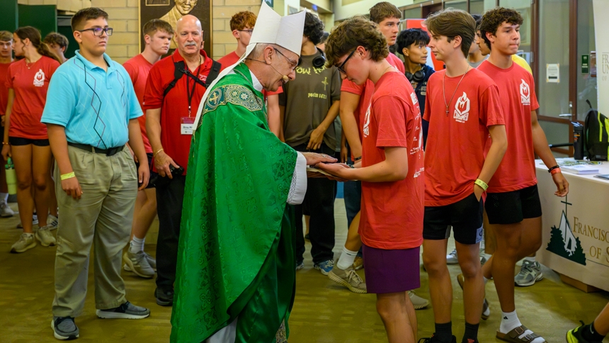 ‘More than an event … a spark’ Bishop Luis urges youth at conference to embrace prayer and Jesus