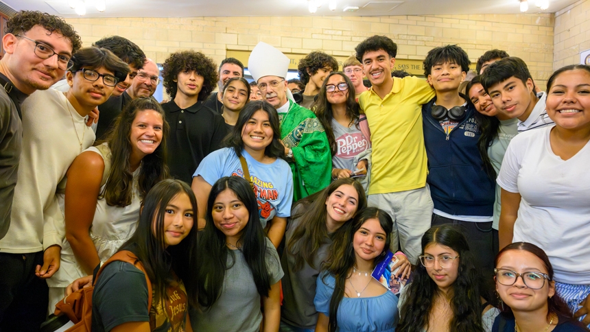 ‘More than an event … a spark’ Bishop Luis urges youth at conference to embrace prayer and Jesus
