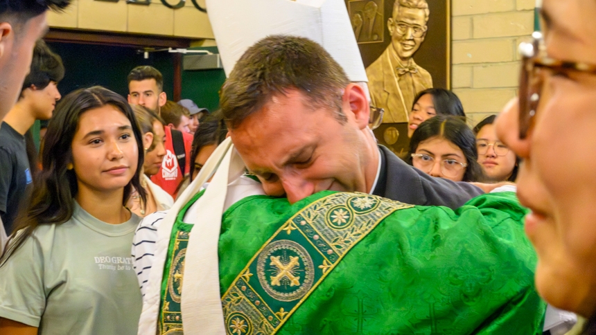 ‘More than an event … a spark’ Bishop Luis urges youth at conference to embrace prayer and Jesus
