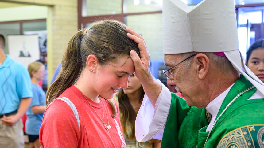 ‘More than an event … a spark’ Bishop Luis urges youth at conference to embrace prayer and Jesus