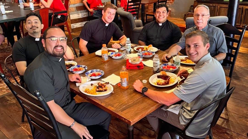 Roanoke Rapids welcomes Florida teens on mission trip