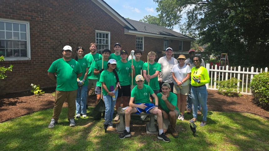 Roanoke Rapids welcomes Florida teens on mission trip