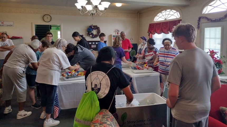 Roanoke Rapids welcomes Florida teens on mission trip