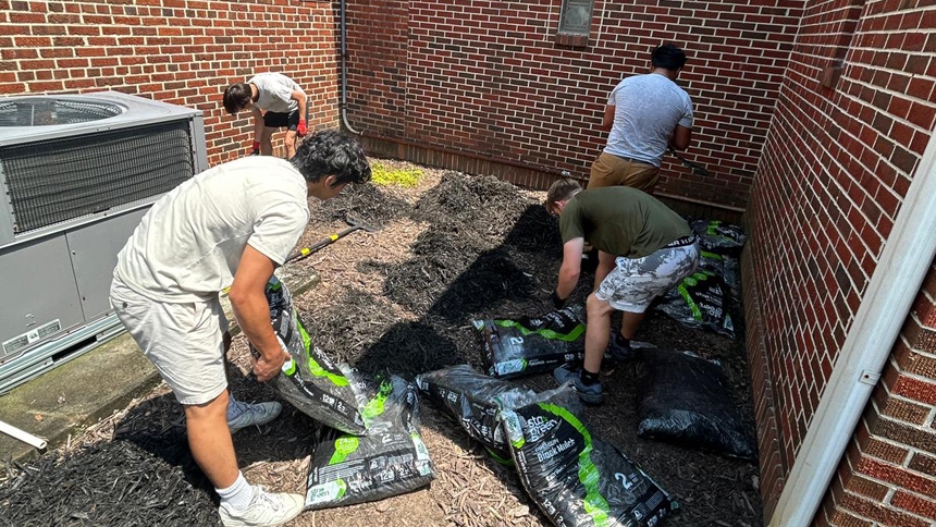 Roanoke Rapids welcomes Florida teens on mission trip