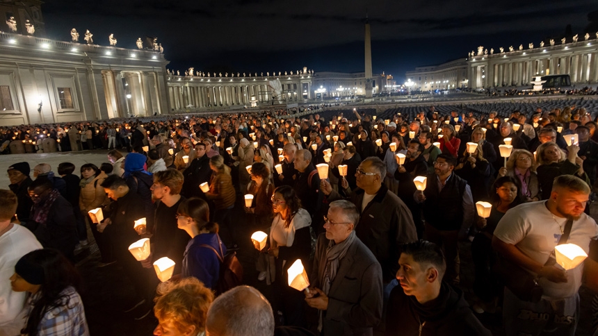 Pilgrims, including religious sisters, priests and laypeople who serve as missionaries around the world, recite the rosary in St. Peter's Square at the Vatican Oct. 4, 2025, as part of the Jubilee of the Missions. (CNS photo/Pablo Esparza)