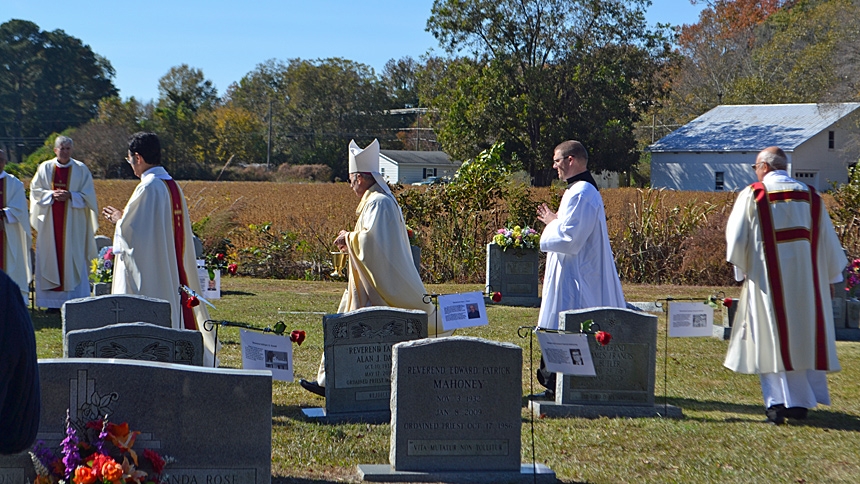 Bishop shares reminders of eternal life at annual Mass