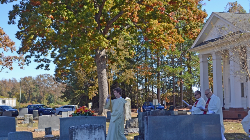 Bishop shares reminders of eternal life at annual Mass