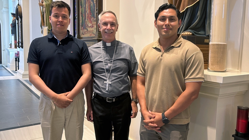 Former Swiss Guard visits diocese