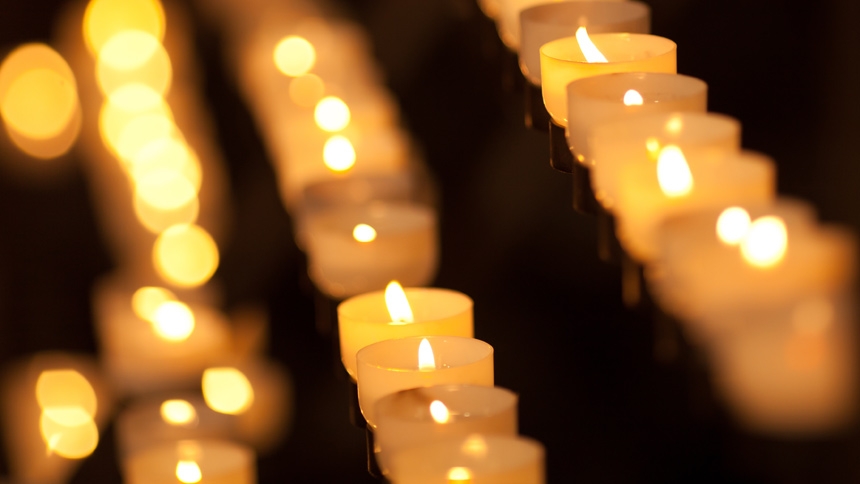 Votive prayer candles