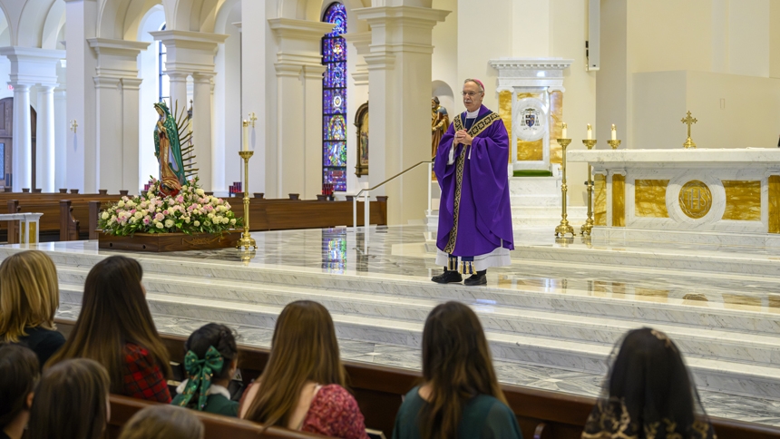 Homeschool families celebrate Mass at cathedral 