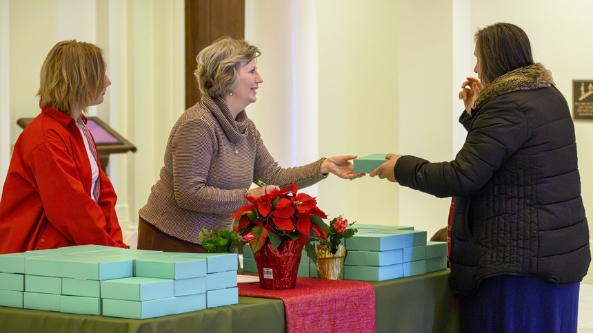 Homeschool families celebrate Mass at cathedral 
