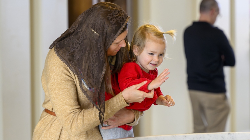 Homeschool families celebrate Mass at cathedral 