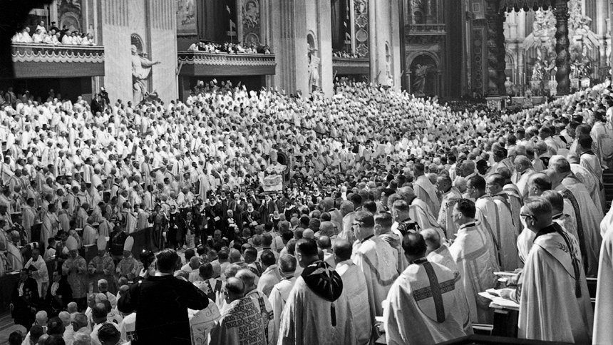 Pope John XXIII leads the opening session of the Second Vatican Council in St. Peter's Basilica Oct. 11, 1962. (CNS photo/L'Osservatore Romano)