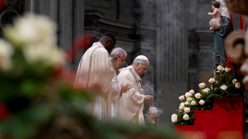 Pope Leo XIV blesses with incense a statue of Our Lady of Hope in St. Peter's Basilica at the Vatican during Mass on the feast of the Epiphany, Jan. 06, 2026. (CNS photo/Vatican Media)