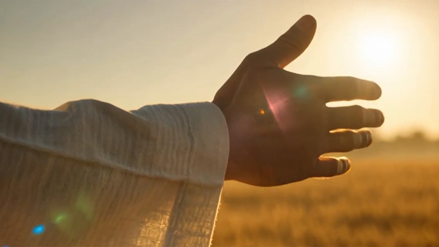 Bishop Luis: The risen Christ heals our wounds