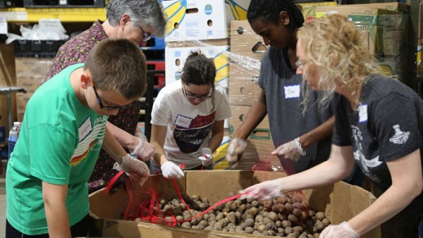 Young volunteers take steps to combat hunger in their community
