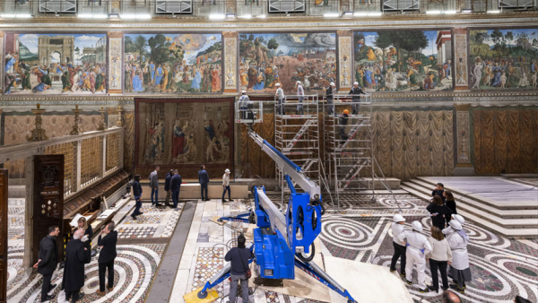 Raphael's tapestries briefly return to Sistine Chapel