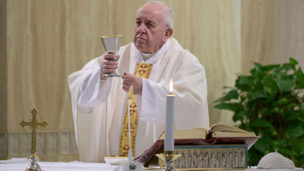 Pope Francis: The entirety of God’s love is found in the crucifix