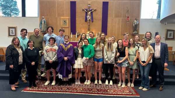 High school strives to ‘Pack the Pews’ for Lent