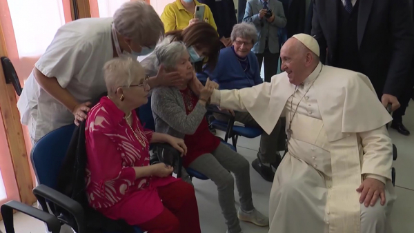 Elderly to hand WYD cross to young people on World Grandparents Day in Rome