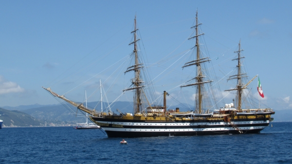 The Amerigo Vespucci Italian naval ship. Credit: Superchilum, CC BY-SA 4.0, via Wikimedia Commons