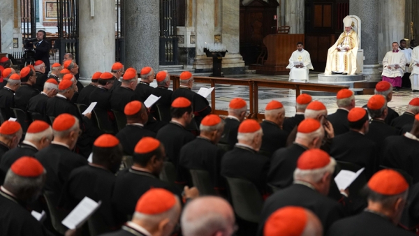 Cardinal Rolandas Makrickas, coadjutor archpriest of the Basilica of St. Mary Major in Rome, presides over vespers with members of the College of Cardinals at the basilica April 27, 2025. (CNS photo/Lola Gomez)