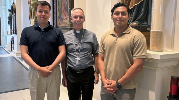Former Swiss Guard visits diocese