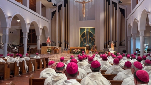 U.S. bishops consecrate the nation to the Sacred Heart of Jesus at the Basilica of the National Shrine of Mary, Queen of the Universe, in Orlando, Florida, on June 11, 2026. | Credit: Gigi Duncan/EWTN News